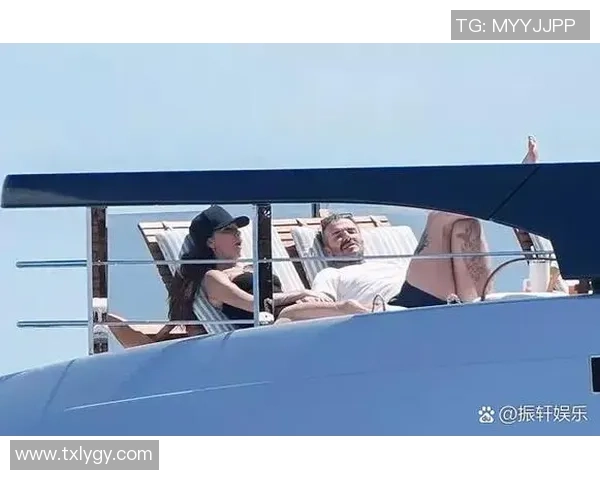 足坛巨星与小鲜肉新星正面对决谁能引领未来绿茵场风潮