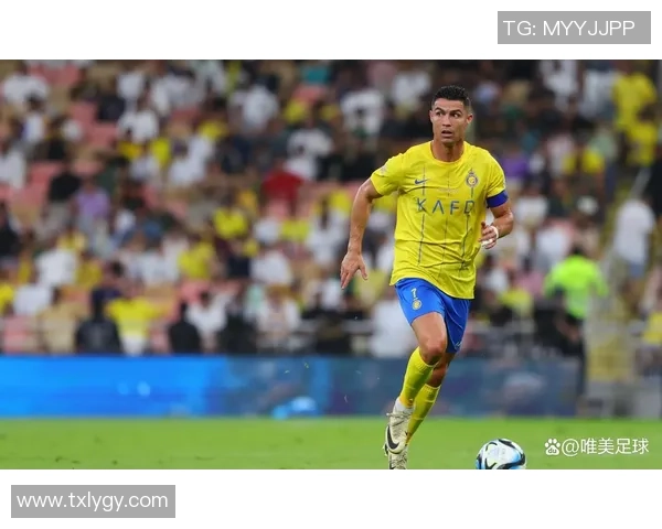 足球巨星赛前热身瞬间集锦展现力量速度与优雅结合