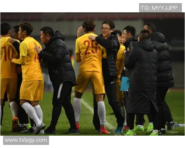 足球球星重返国家队再度披上战袍为国征战激情四溢